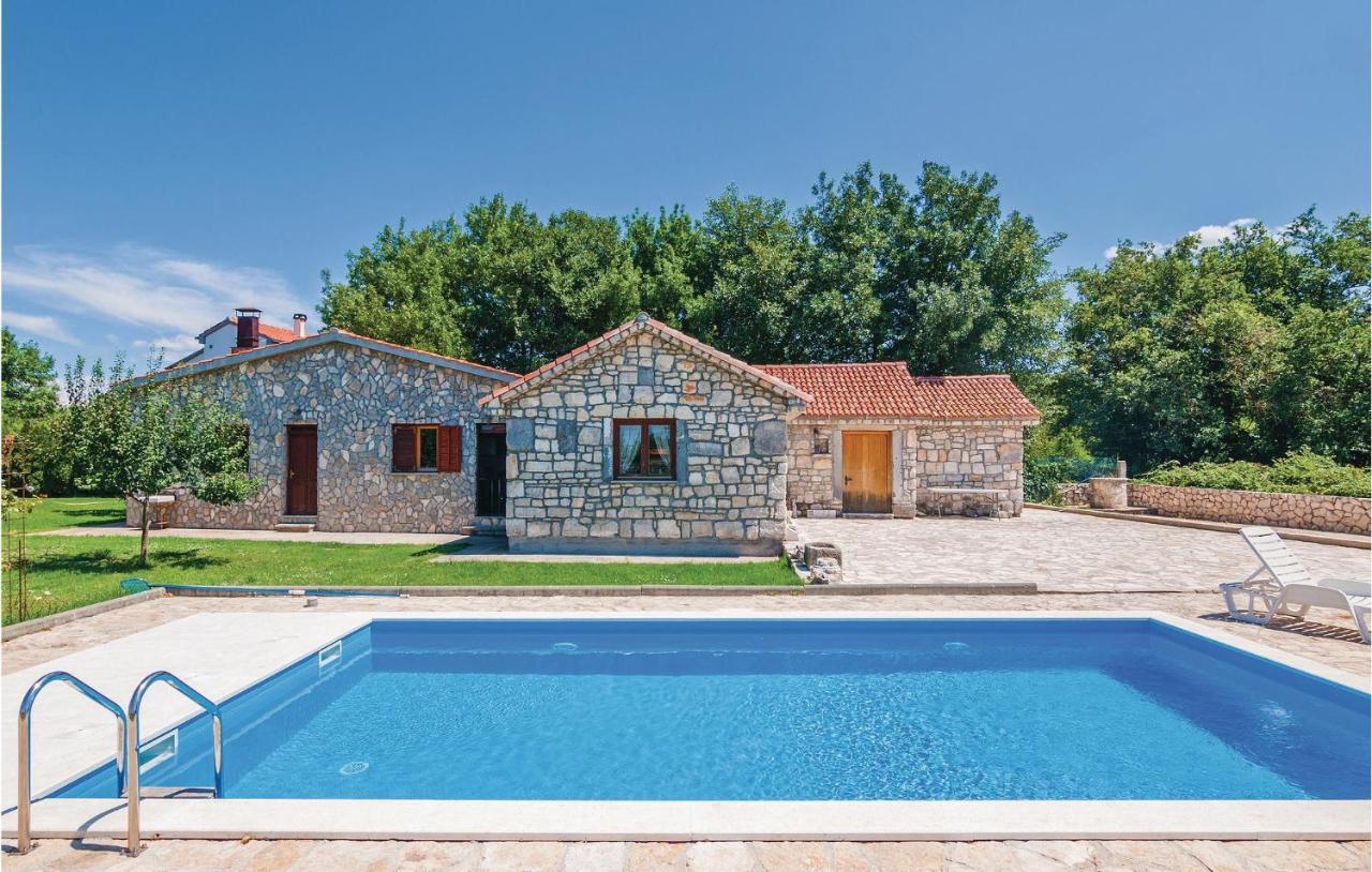 Awesome In Zadar With 2 Bedrooms, Wifi And Outdoor Swimming Pool *
